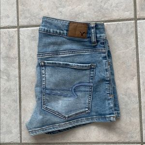 American Eagle Hi-Rise Shortie